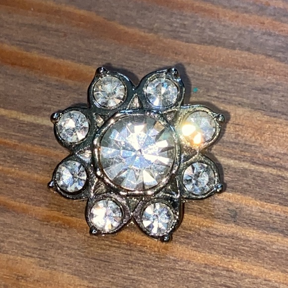 3 Beautiful Rhinestone Buttons - Picture 4 of 7